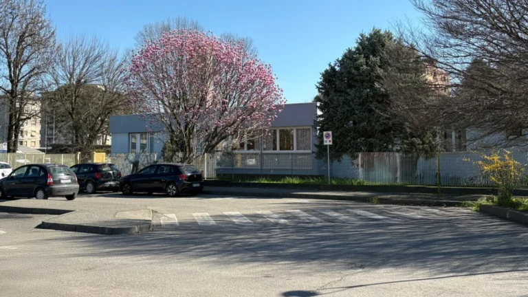 scuole medie aldo moro quartiere ceredo seregno