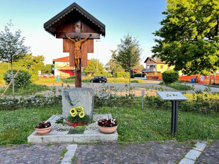 sant ambrogio zona crocione crocifisso che da il nome alla zona tecnorete seregno