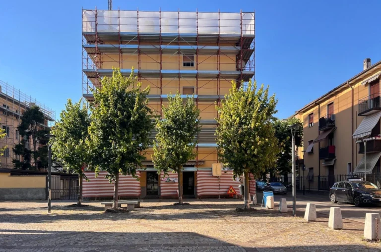 palazzina in ristrutturazione piazza ottavio cabiati quartiere lazzaretto seregno